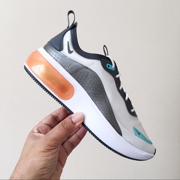 Nike Air Max Dia Special Edition - Picture 2 of 8